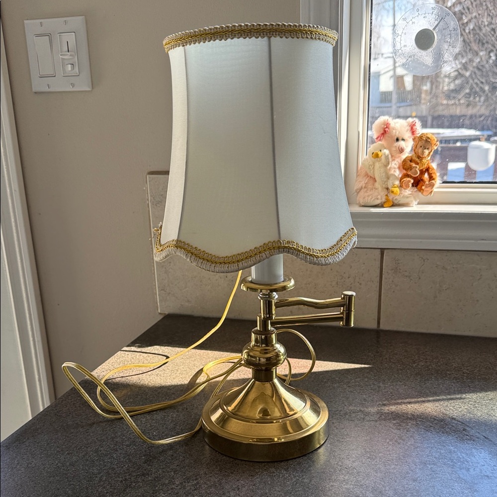 Vtg 70s Elegant brass Table Lamp Shade Mid-Century Regency  swing arm